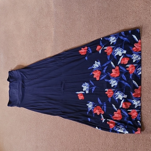 Dress - Picture 1 of 3